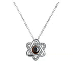 hexagram projection necklace、six-pointed star pendant、custom photo projection jewelry、celestial star necklace、personalized memory keepsake、romantic couple gift