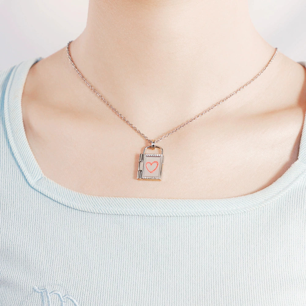 DIY Engraved Color Photo Heart Locket Necklace, Openable Pendant for Women