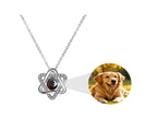 hexagram projection necklace、six-pointed star pendant、custom photo projection jewelry、celestial star necklace、personalized memory keepsake、romantic couple gift